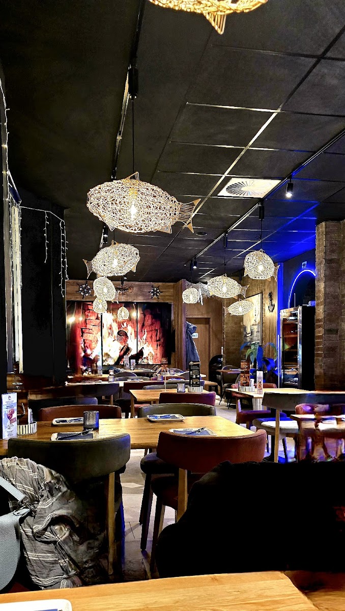 Sandal Fisch Grill Haus-3